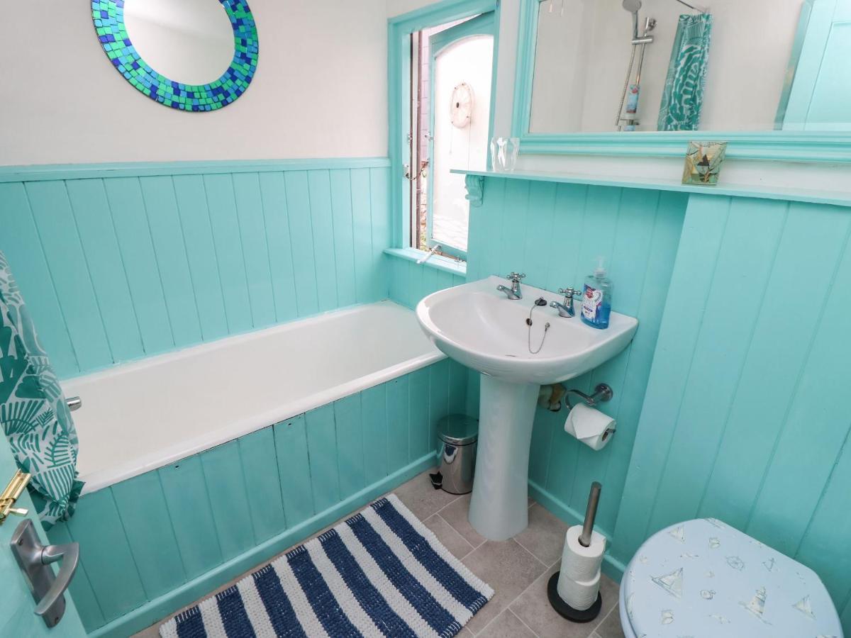 Riverdance Cottage Lyme Regis Exteriör bild